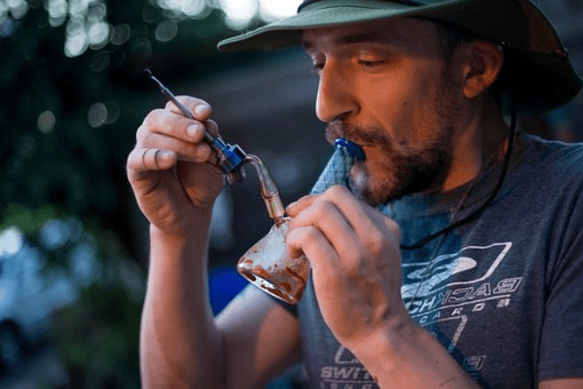 using an improvised equipment for delta 8 wax