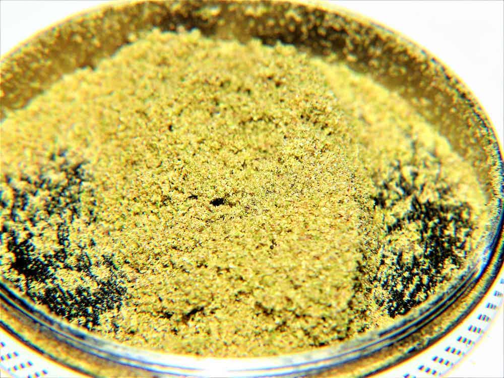 how to use a pollen press