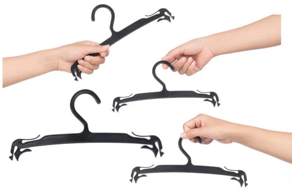 4 clothes hangers