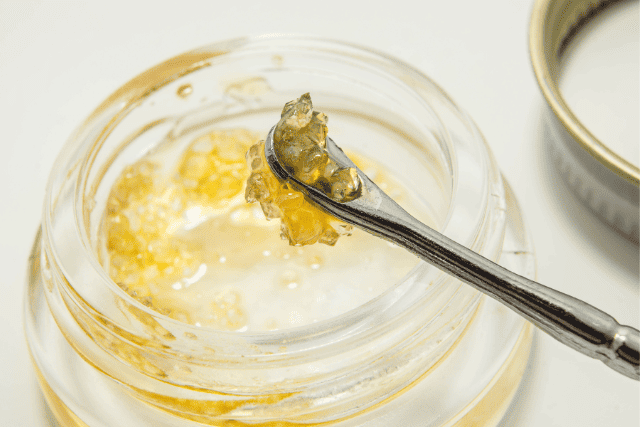 thca on a dab tool - featured image
